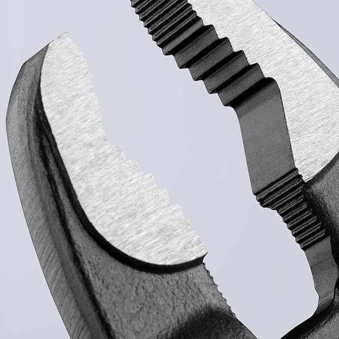 Close-up of Knipex Cobra