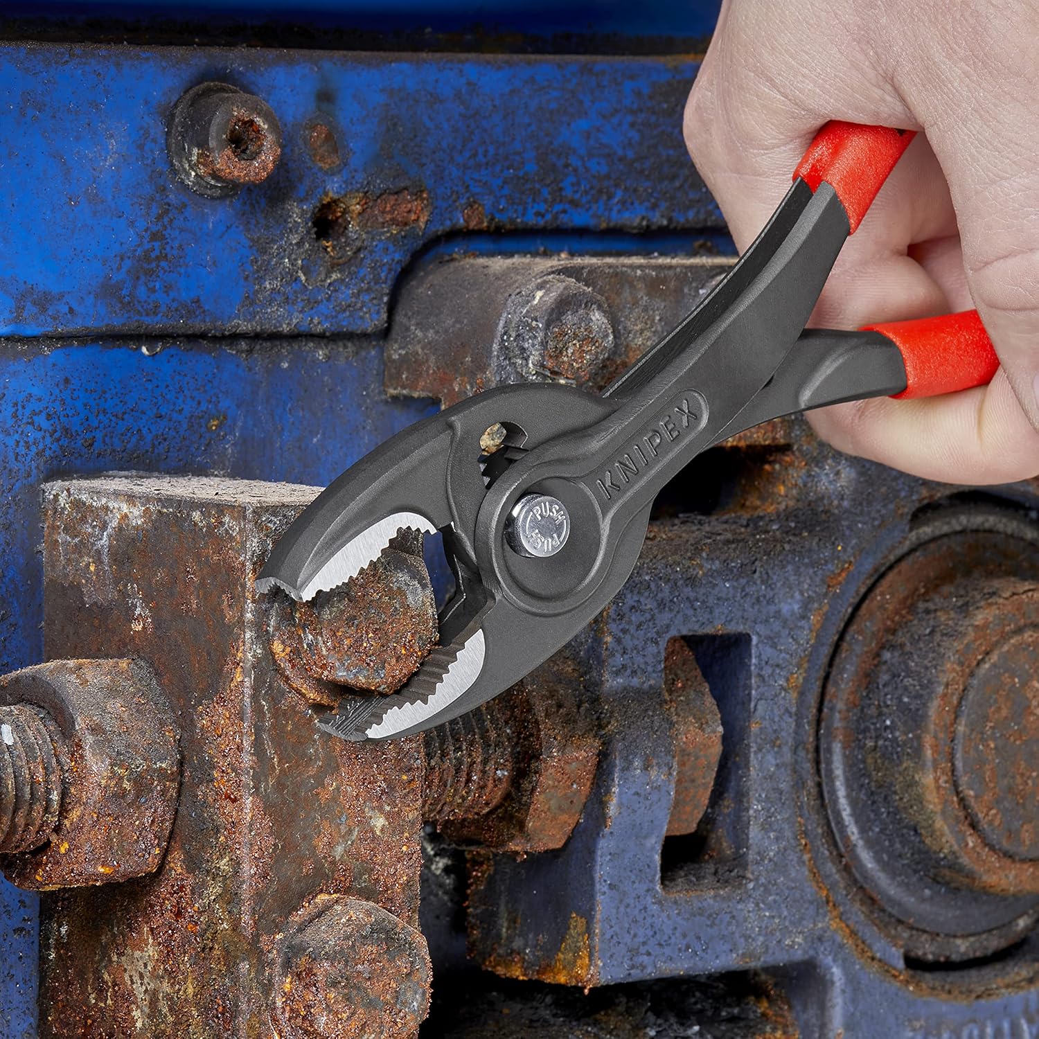 TwinGrip pliers in action