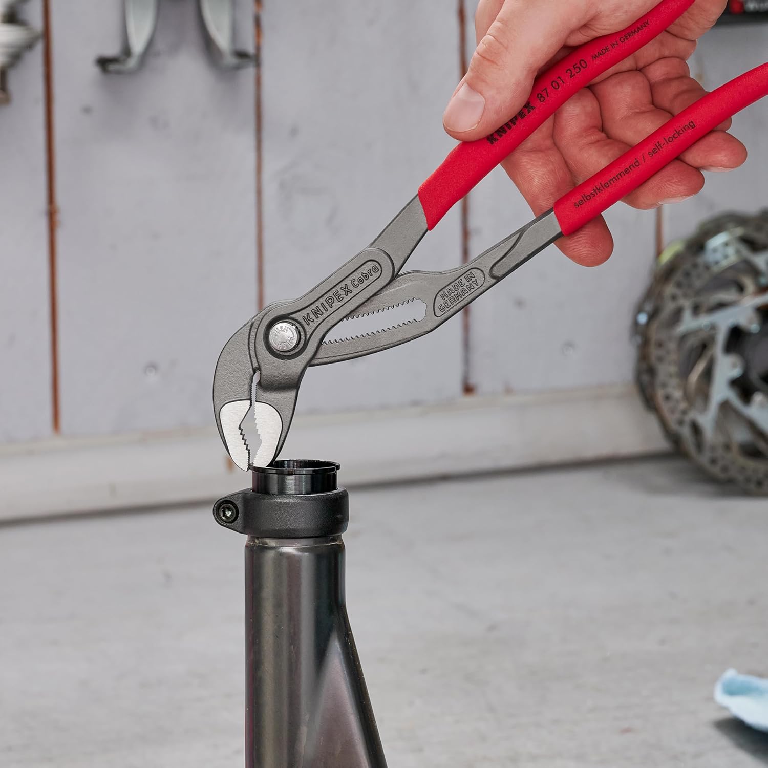 Workshop action with Knipex Cobra